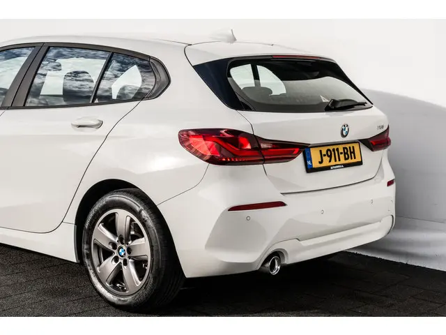 BMW 1 Serie 118i Executive | LED | Carplay | 2020 Benzine 22