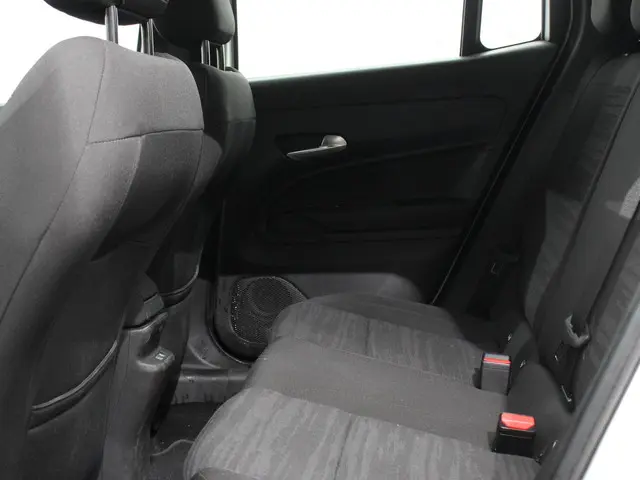 Jeep Avenger Longitude 54 kWh 2023 Elektrisch 10