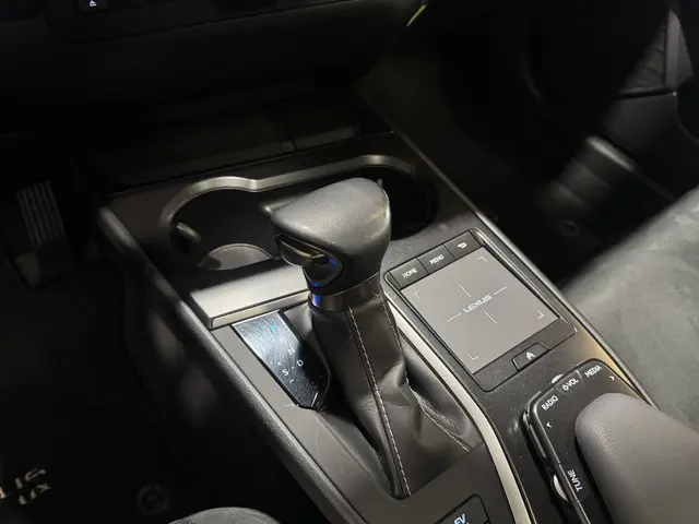 Lexus UX 250h Preference Line 2021 Hybride Benzine 17