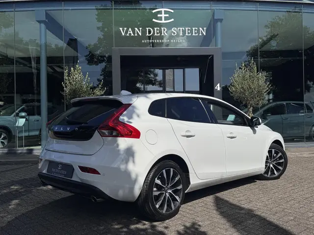 Volvo V40 1.5 T3 Momentum 2020 Benzine 2