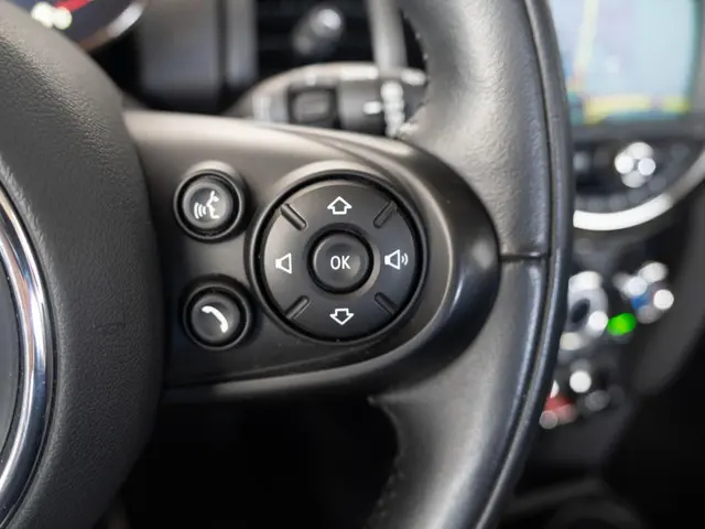 MINI 3-Deurs Cooper 2021 Benzine 24