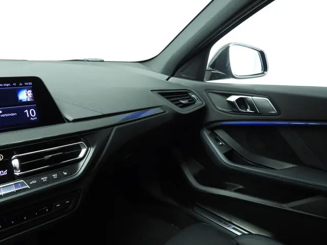 BMW 1 Serie 5-deurs 118i 2020 Benzine 36