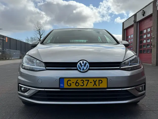 Volkswagen Golf 1.0 TSI Comfortline 2020 Benzine 7