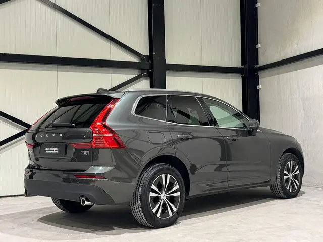 Volvo XC60 2.0 T8 AWD Momentum Pro 2020 Hybride Benzine 29