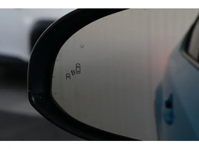 Toyota C-HR 1.8 Hybrid Style 2018 Hybride Benzine 6