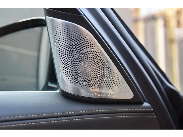 BMW 7 Serie 740Li High Executive 2015 Benzine 25