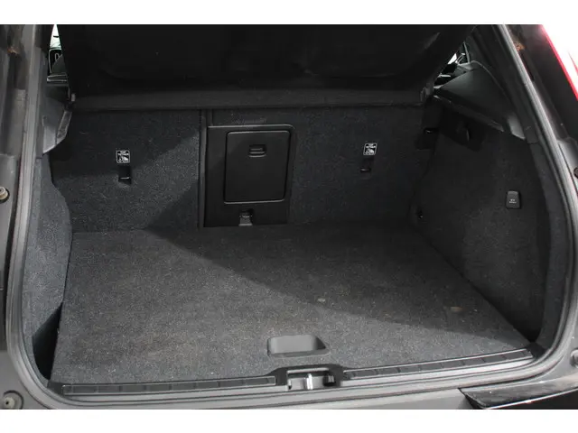 Volvo XC40 1.5 T3 163pk Automaat Momentum 2020 Benzine 26