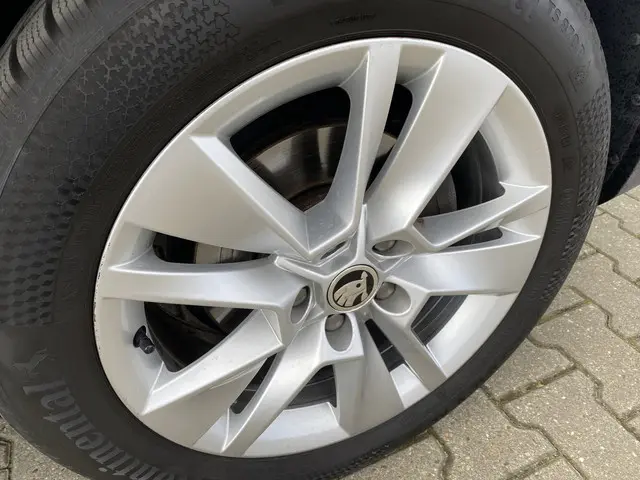 Škoda Karoq 1.5 TSI ACT Business Edition 2021 Benzine 6