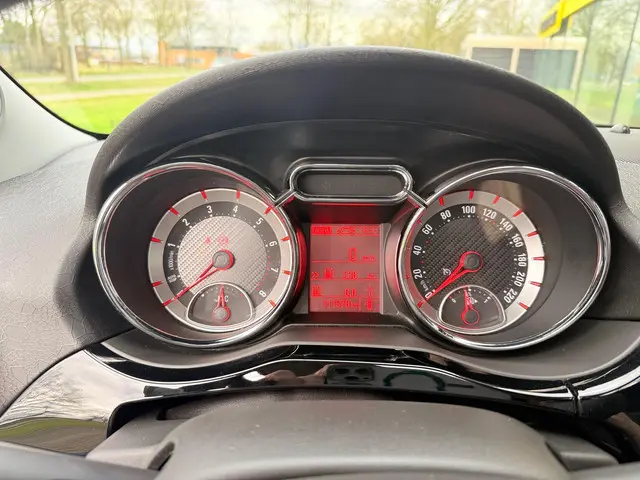 Opel ADAM 1.0 Turbo Rocks 2015 Benzine 8