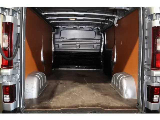 Renault Trafic 2.0 dCi 150pk L2 H1 Automaat 2022 Diesel 3