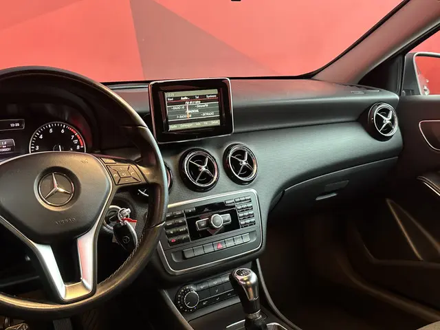 Mercedes-Benz A-Klasse 180 2014 Benzine 22