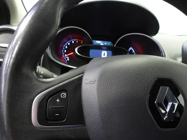Renault Clio Estate 0.9 TCe Limited 2016 Benzine 13