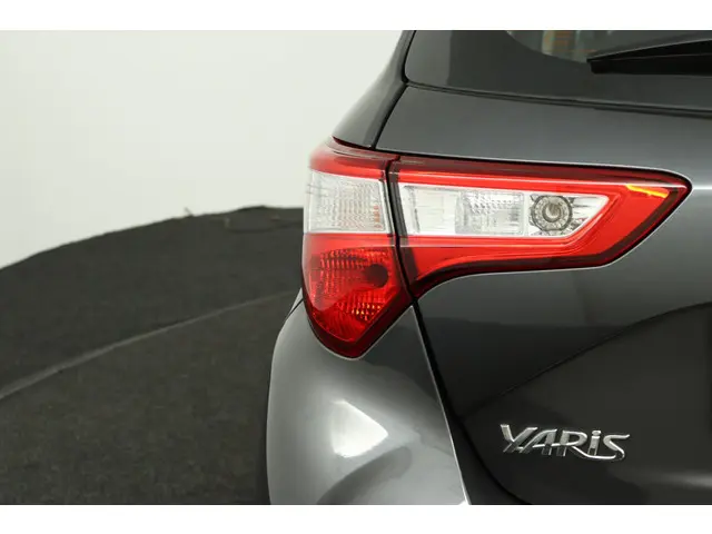 Toyota Yaris 1.5 Hybrid Active 2020 Hybride Benzine 38