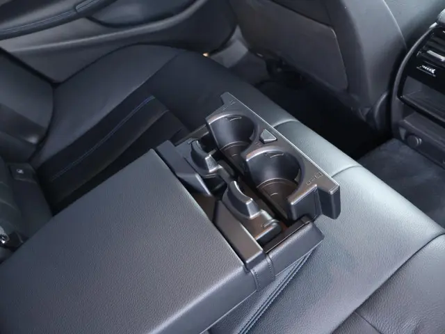 BMW 5 Serie 530e High Executive 2022 Hybride Benzine 13