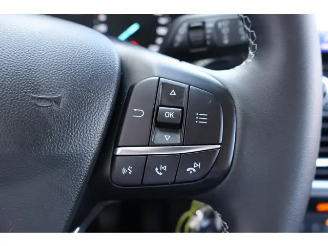 Ford Fiesta 1.0 Hybrid Titanium 2022 Hybride Benzine 25