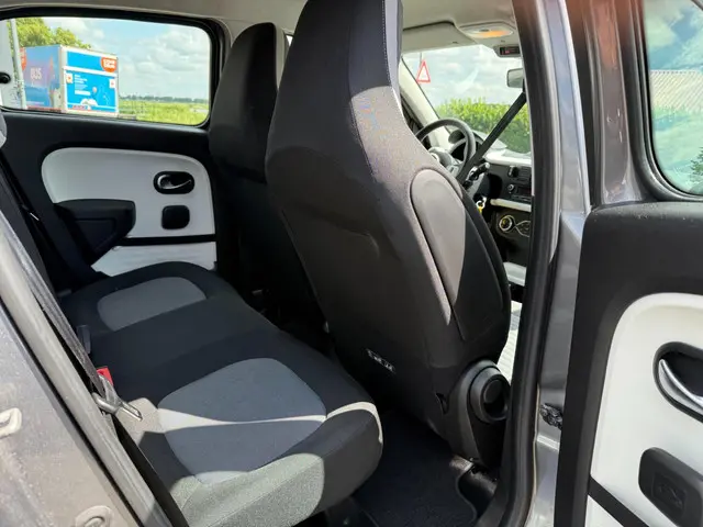 Renault Twingo 0.9 TCe Intens/RIJKLAARPRIJS! 2018 Benzine 7