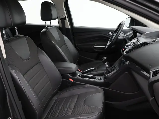 Ford Kuga 1.5 150 PK TITANIUM + TREKHAAK 2015 Benzine 8