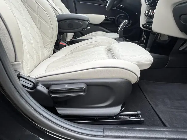 MINI Cooper Mini 1.5 Classic 2023 Benzine 35