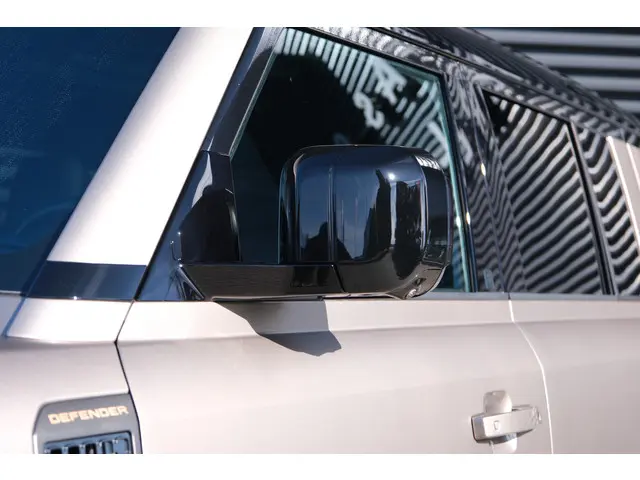 Land Rover Defender 110 4.4 P635 110 Octa 2025 Benzine 6