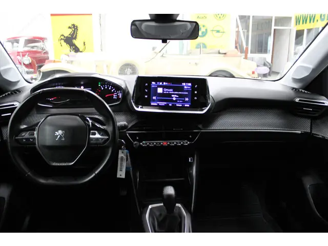Peugeot 208 1.2 PureTech Active Pack 2021 Benzine 9