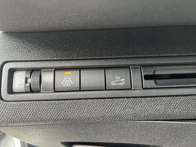 Peugeot 3008 1.2 Turbo 130 PK 2021 Benzine 38