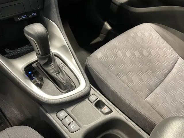 Toyota Yaris 1.5 Hybrid 115 Active 2025 Hybride Benzine 11