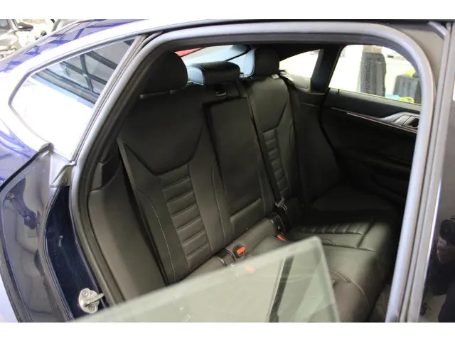 BMW i4 eDrive40 High Executive 84 kWh 2022 Elektrisch 19