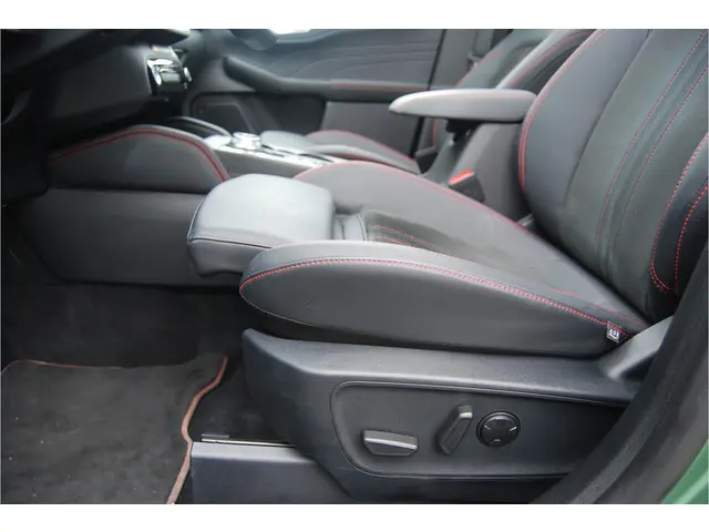 Ford Kuga 2.5 PHEV 243PK ST-Line X 2025 Hybride Benzine 20