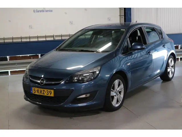 Opel Astra 2