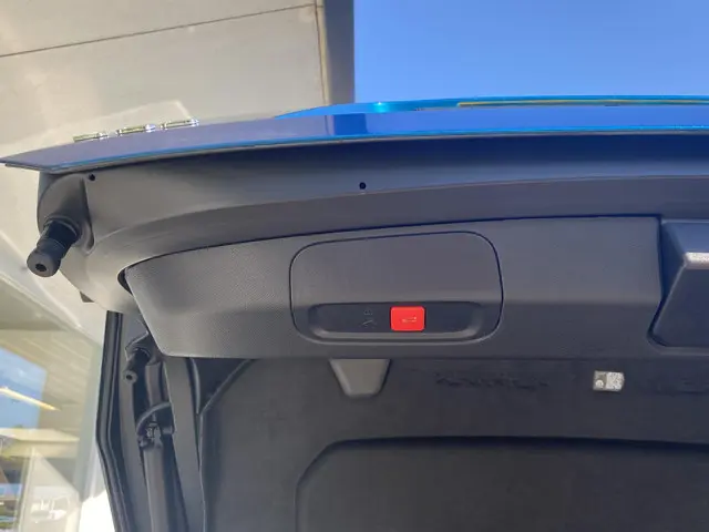 Peugeot 408 1.6 Hybrid GT 2023 Hybride Benzine 19