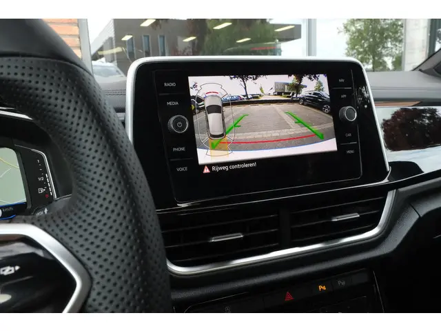 Volkswagen T-Roc 1.0 TSI R-Line 2023 Benzine 13