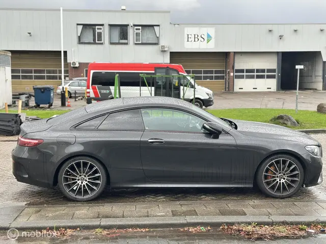 Mercedes-Benz E-Klasse Coupé 200 AMG Line 2021 Benzine 4