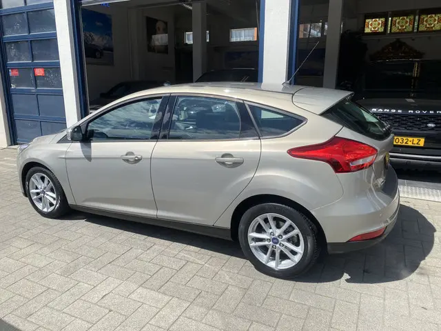 Ford Focus 1.0 Trend 2016 Benzine 2