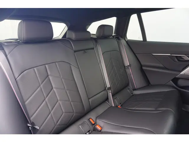 BMW 5 Serie Touring 530e 2025 Hybride Benzine 10
