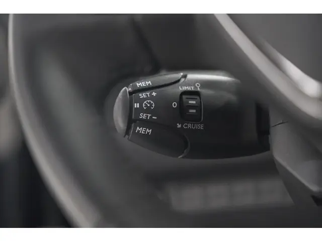 Peugeot 208 PureTech 100 Allure 2024 Benzine 4