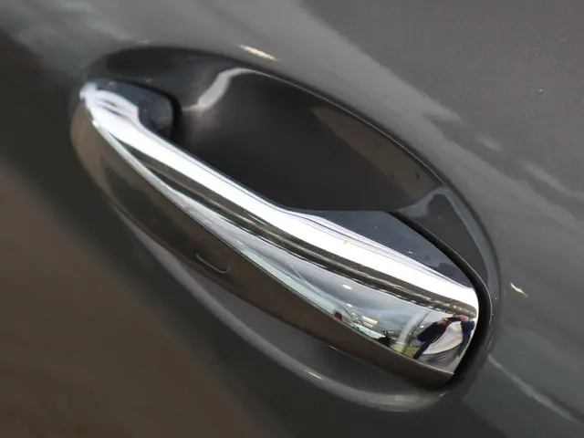 Mercedes-Benz GLA 250 e Style 2021 Hybride Benzine 9