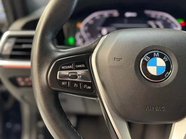 BMW 3 Serie 330e eDrive Edition 2020 Hybride Benzine 25