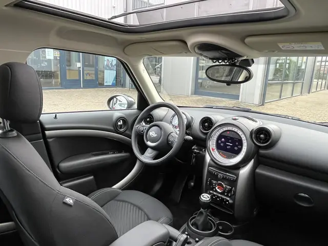 MINI Countryman 1.6 One Knockout Edition 2014 Benzine 4