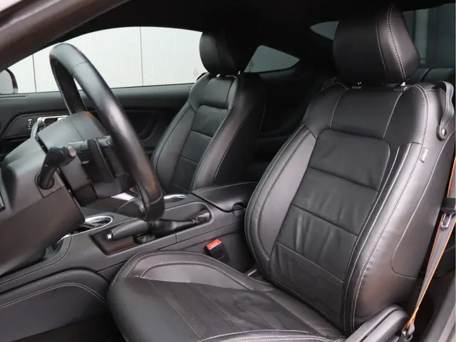 Ford Mustang Fastback 5.0 V8 GT 2018 Benzine 4