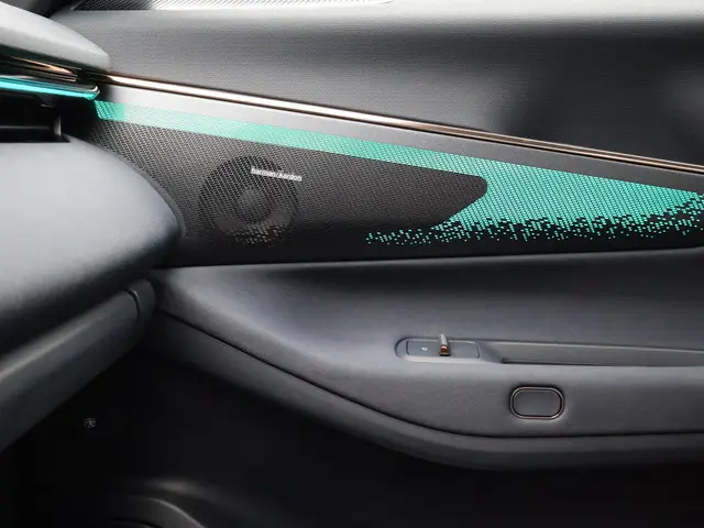 Lynk & Co 08 1.5 More 2026 Hybride Benzine 21