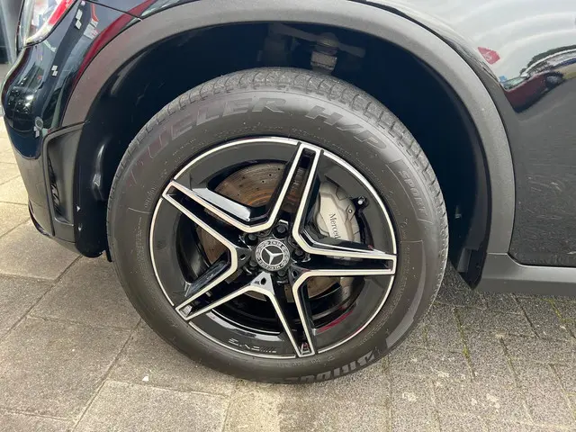 Mercedes-Benz GLC 300e 4MATIC 2021 Hybride Benzine 10