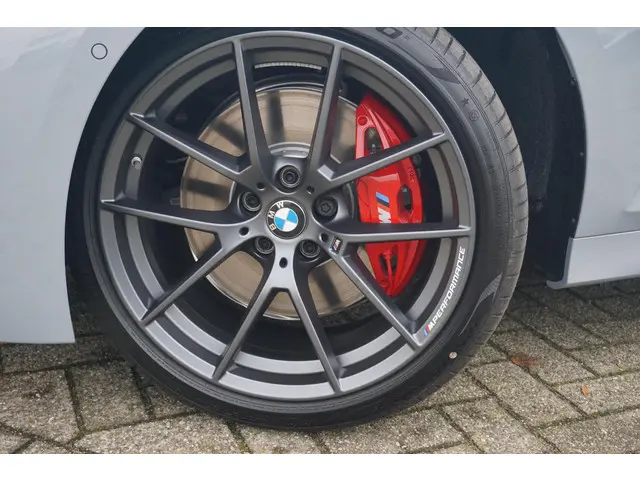 BMW 3 Serie Touring 330e 2024 Hybride Benzine 7