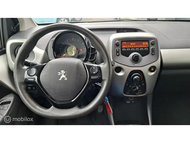 Peugeot 108 1.0 e-VTi Active 2015 Benzine 15