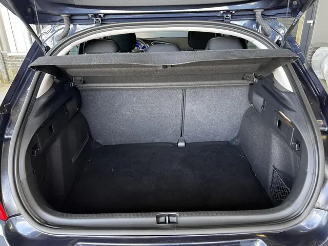 Citroën C4 1.2 PureTech Exclusive 2014 Benzine 30