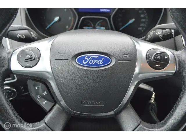 Ford Focus Wagon 2.0 TDCI Titanium 2014 Diesel 17