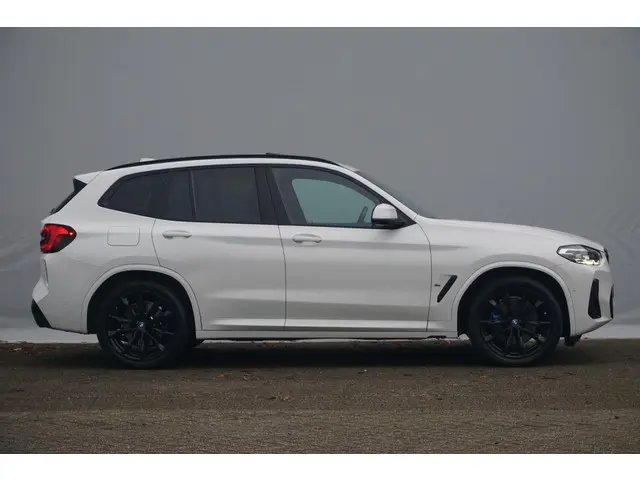 BMW X3 xDrive30e 2022 Hybride Benzine 6