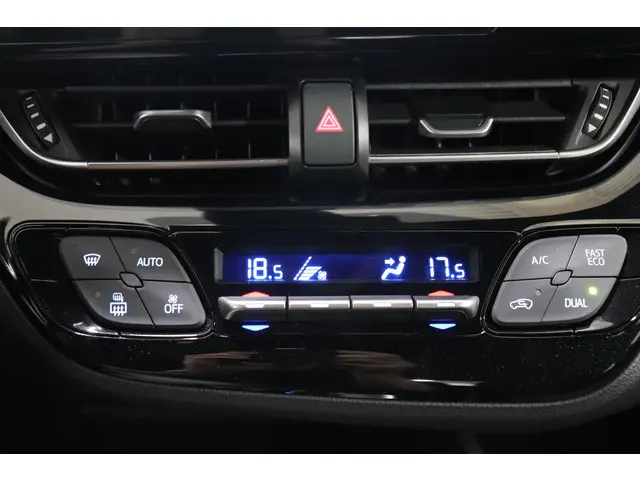 Toyota C-HR 1.8 Hybrid Dynamic, 2017 Hybride Benzine 29