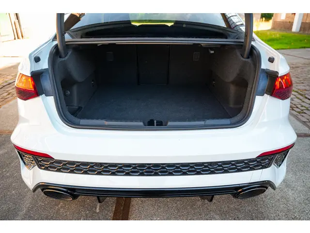Audi RS3 A3 Limousine 2.5 TFSI quattro 2023 Benzine 42