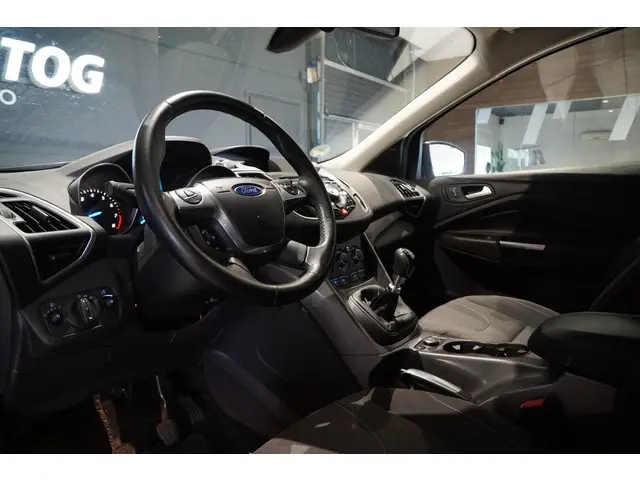 Ford Kuga 1.5 2015 Benzine 4
