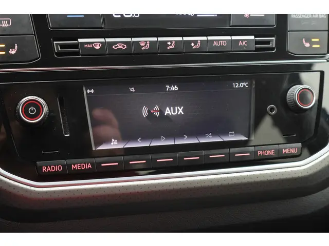 Volkswagen up! 1.0 BMT high up! 2019 Benzine 39